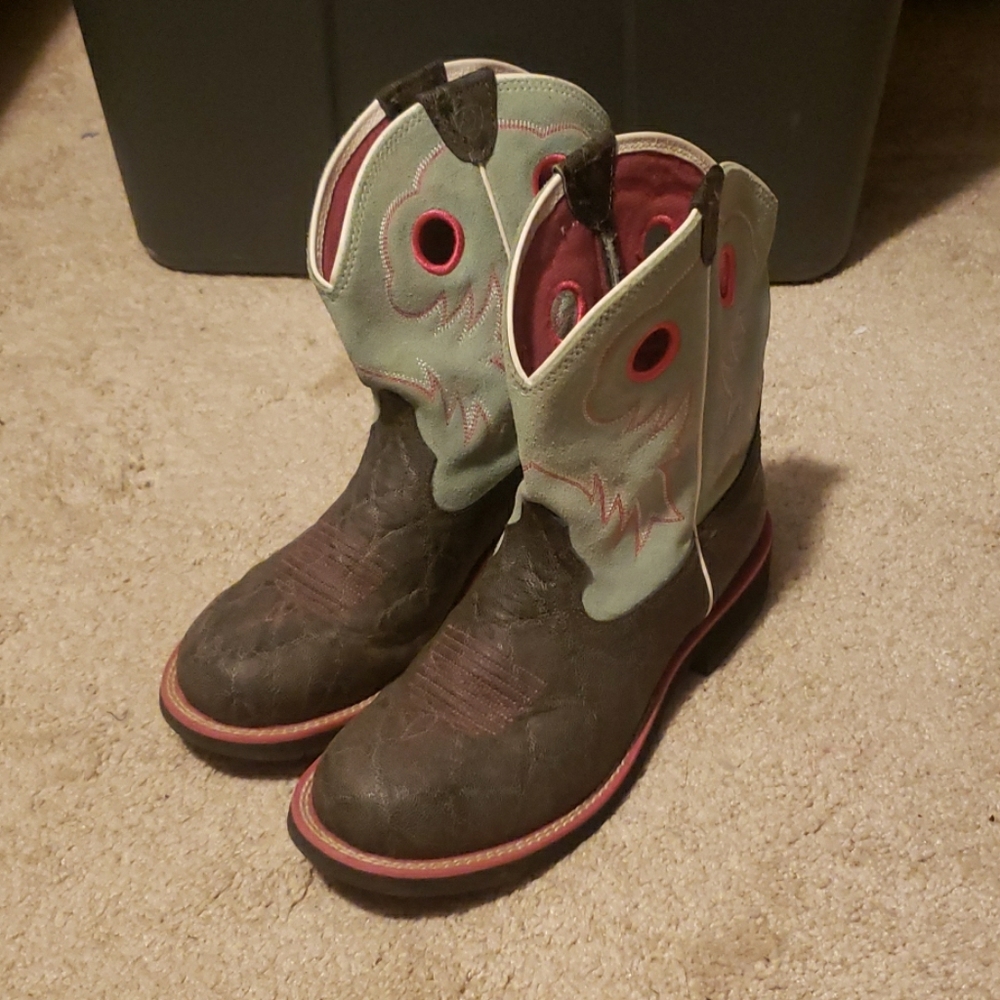 Ariat Fatbabys